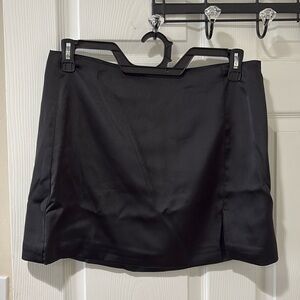WILD FABLE BLACK SATIN MINI SKIRT Medium  BLACK/3G95P9